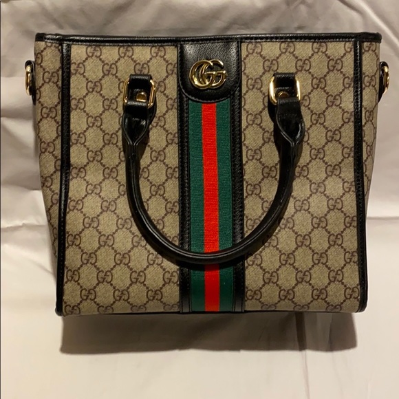 Gucci Handbags - Gucci purse